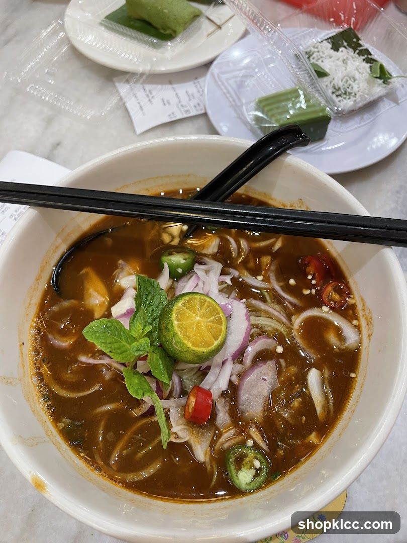 Laksa with Desserts