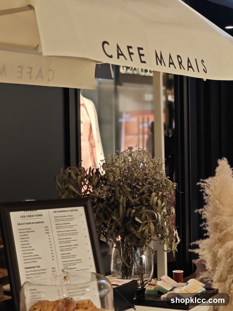 Cafe Marais Display