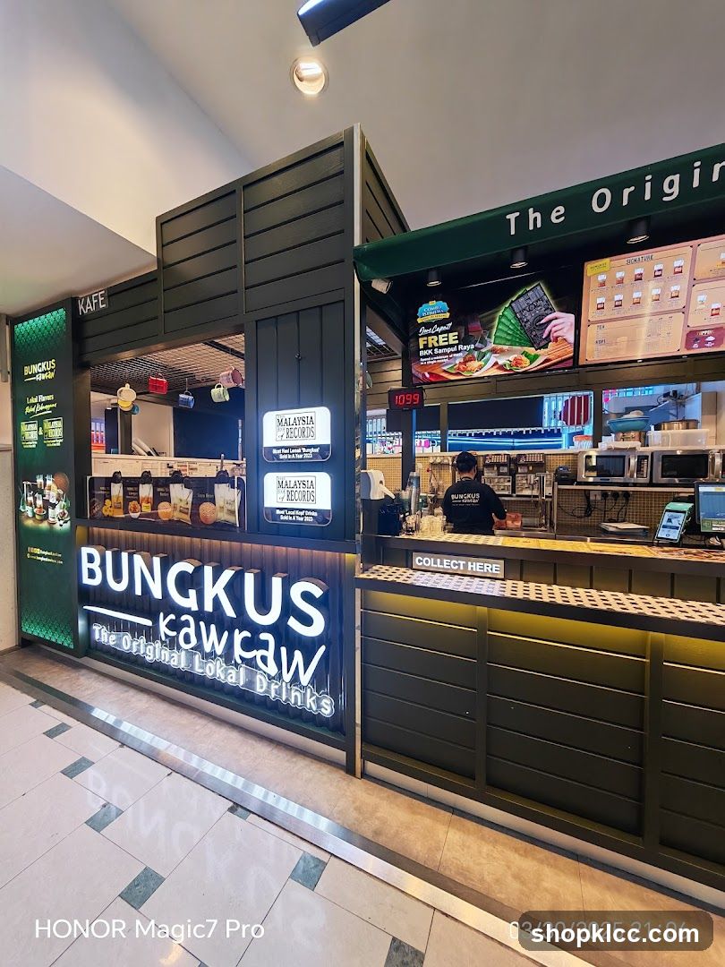Bungkus Kawraw Storefront Interior View