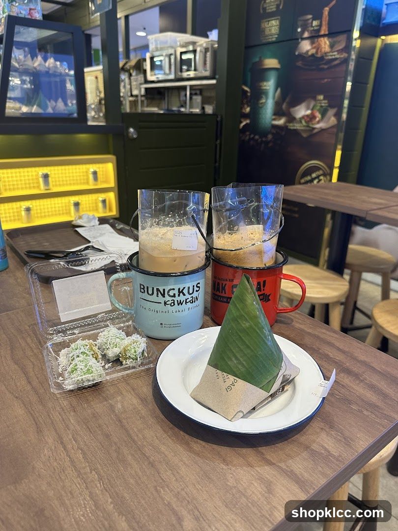Bungalow Kafaaw Cafe Interior