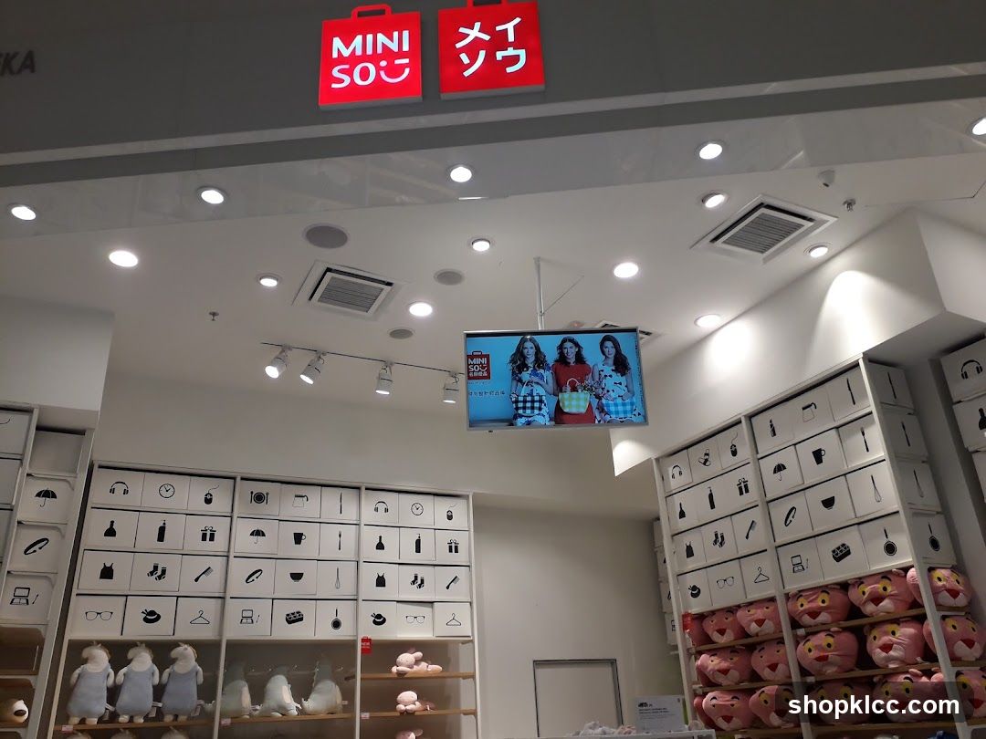 MINI SO Store Interior
