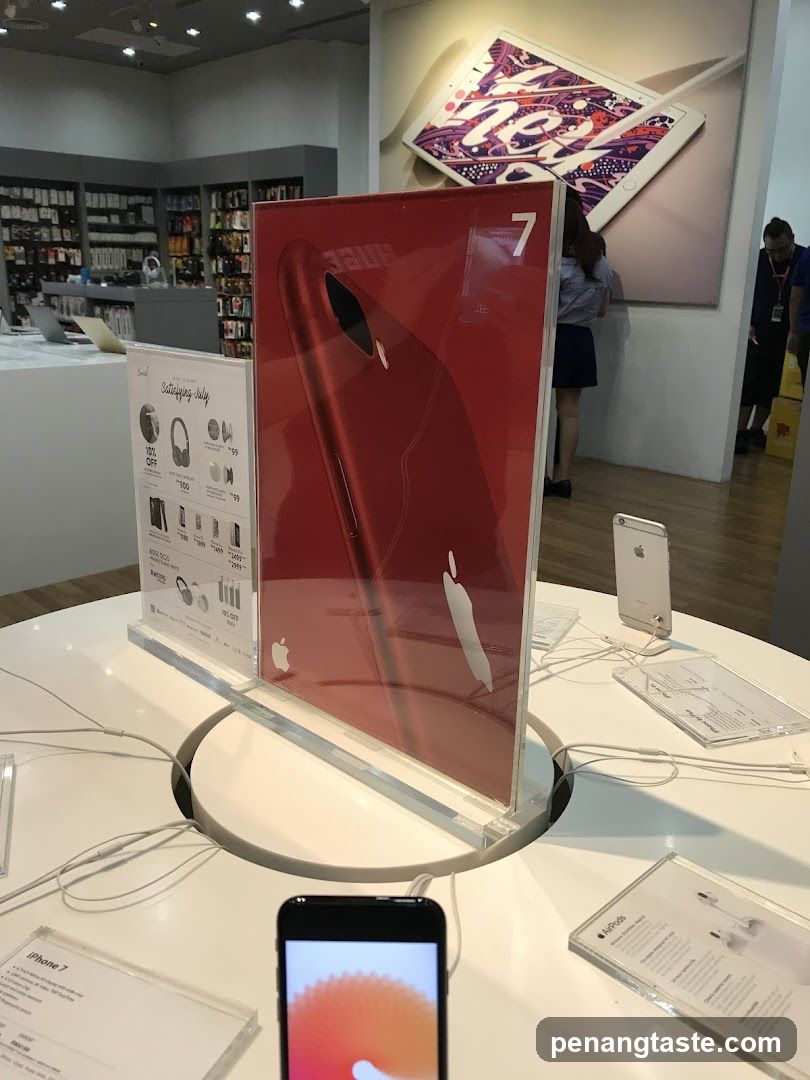 Apple Store Display
