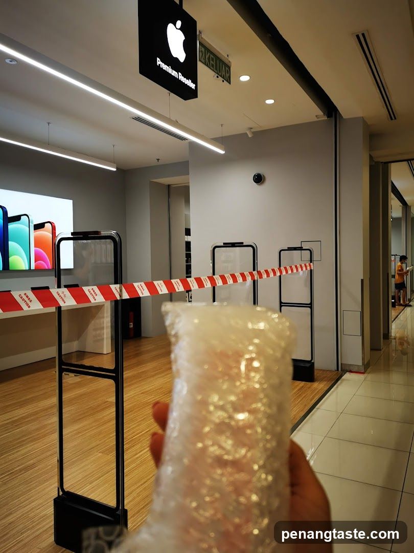 Apple Premium Reseller Store Entrance