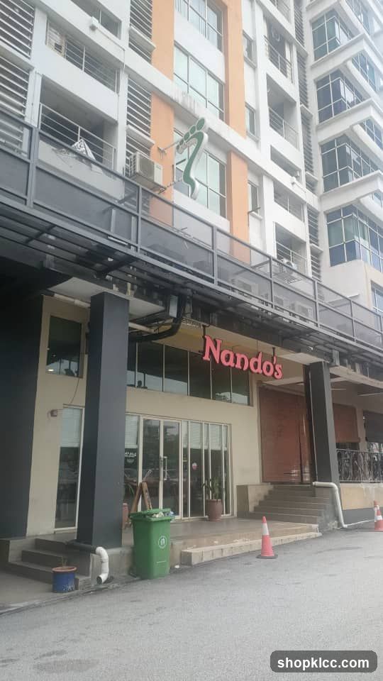 Nando's Restaurant Exterior