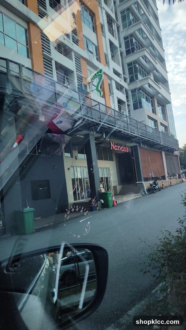 Nando's Restaurant Exterior