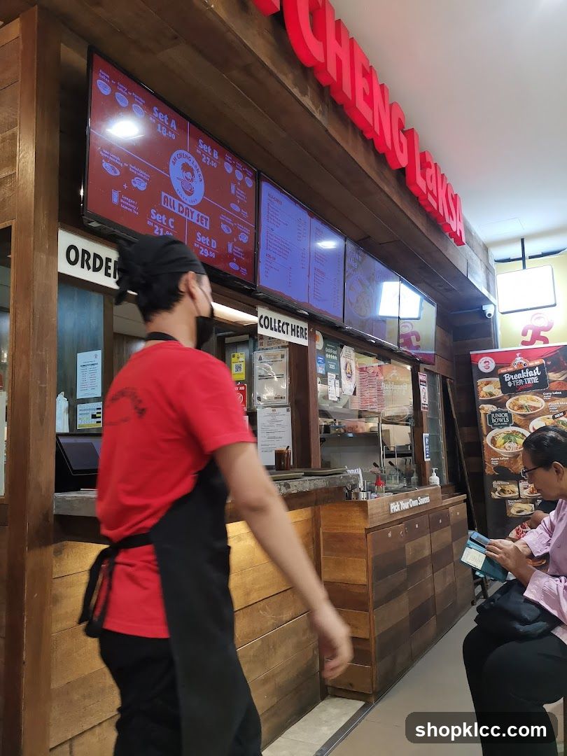 Cheng Laksa Counter Interior