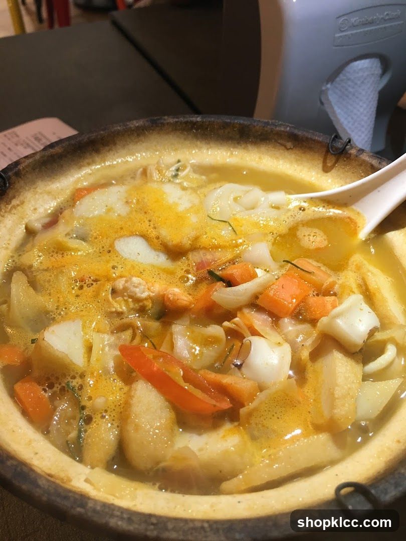 Clay Pot Soup with Fish and Vegetables