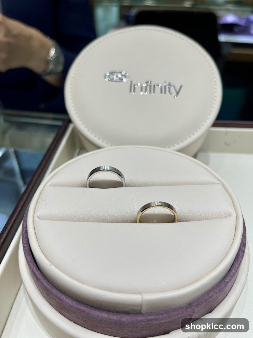 Infinity Ring Set Display