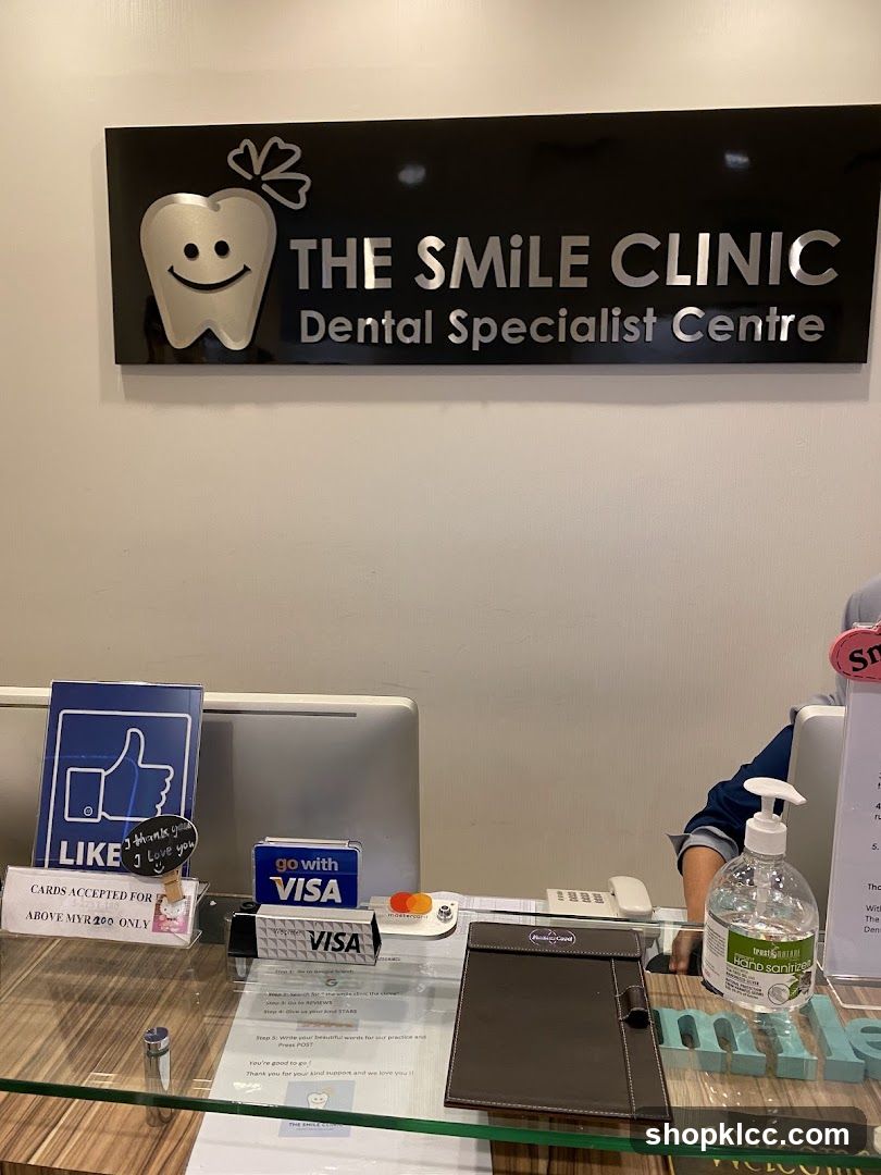 The Smile Clinic Reception Desk