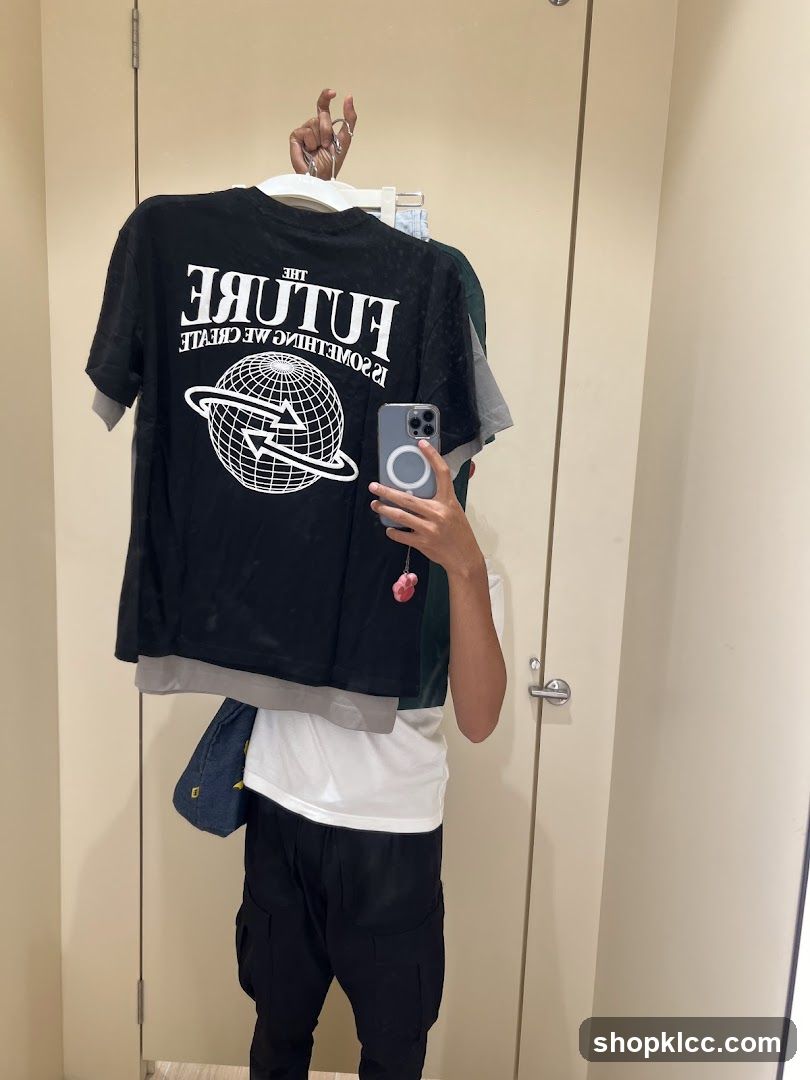 T-shirt with graphic print