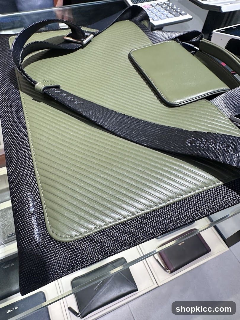 Charley Bag Display
