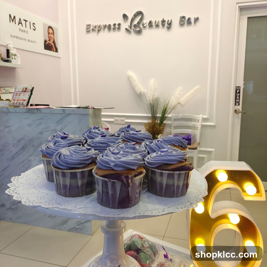 Cupcakes at Beauty Bar