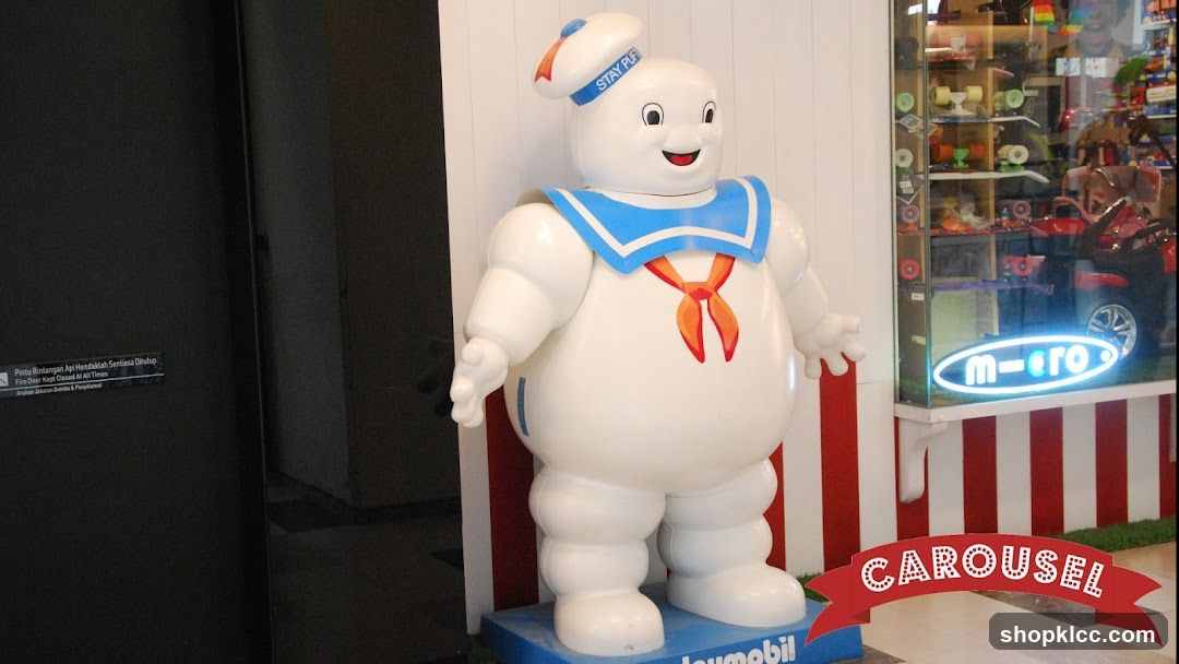 Stay Puft Marshmallow Man Statue