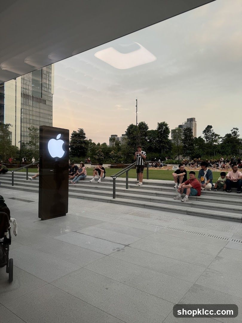 Apple Store Exterior