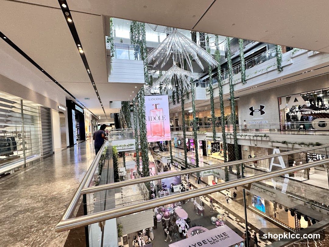 Indoor shopping mall atrium