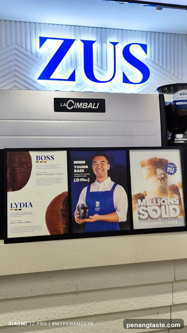 ZUS Coffee Display