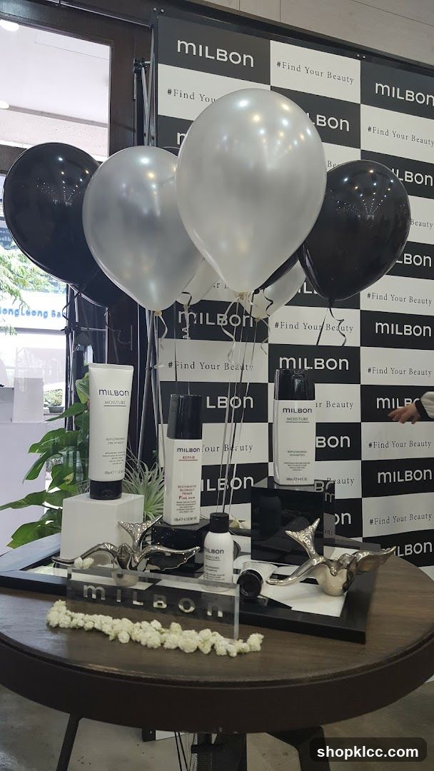 Milbon Product Display