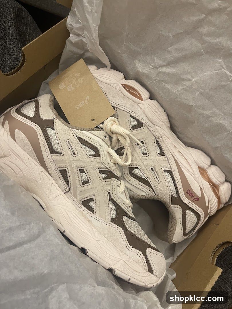 ASICS Sneakers