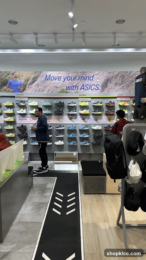 ASICS Store Interior