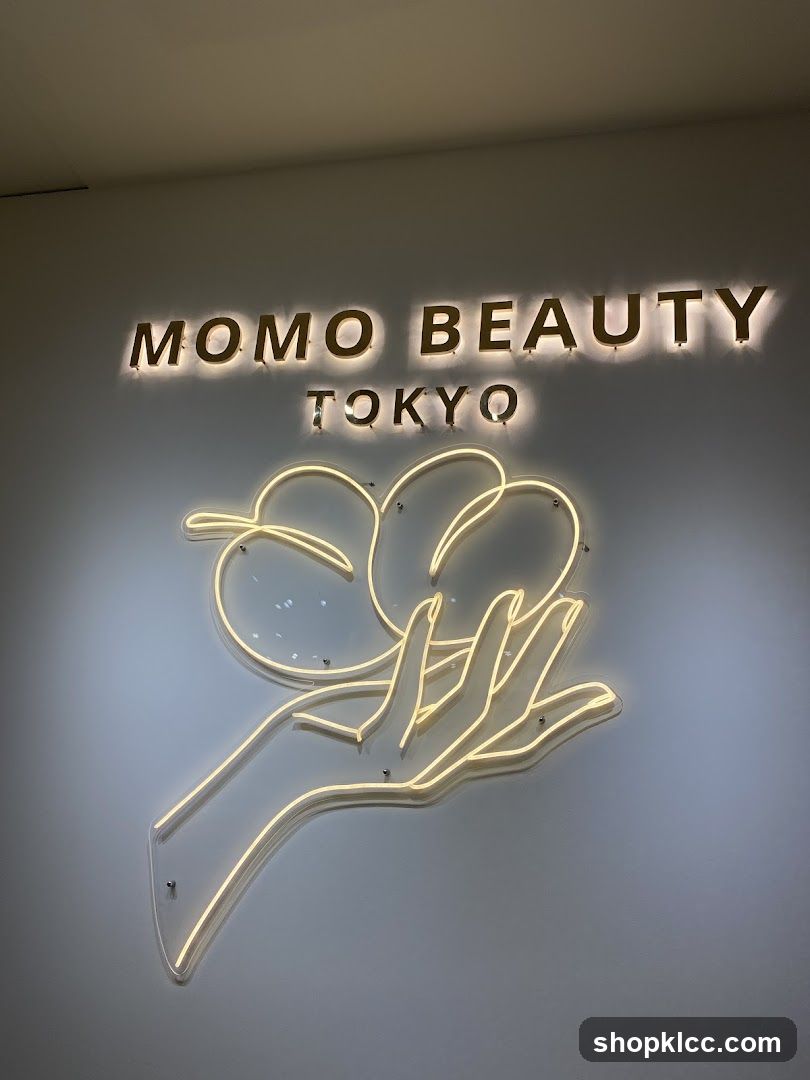 Momo Beauty Tokyo Sign