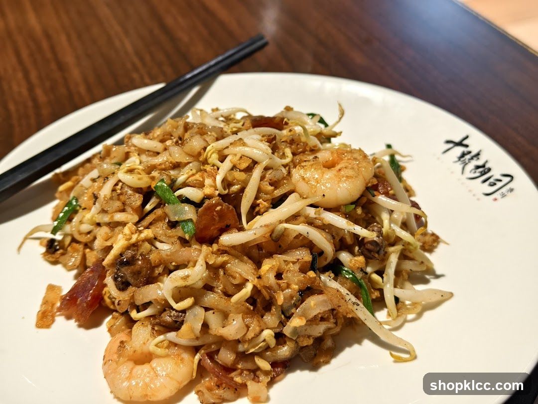 Stir-fried noodles with shrimp