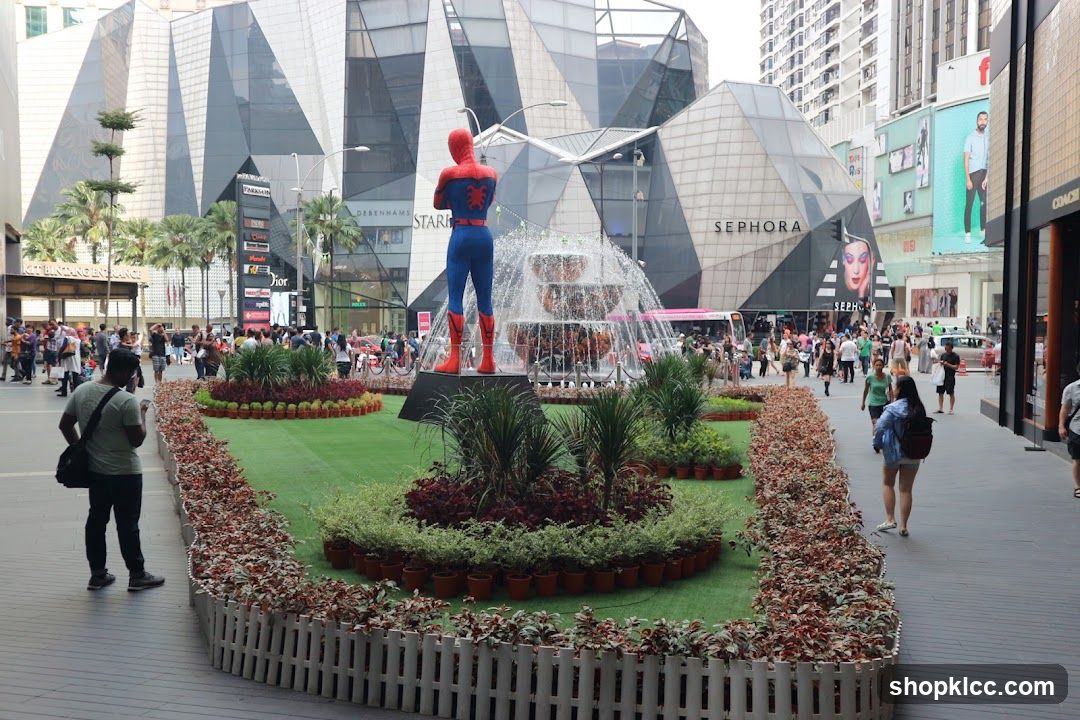Spiderman Fountain Display