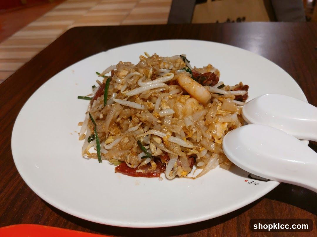 Stir-fried noodles with shrimp