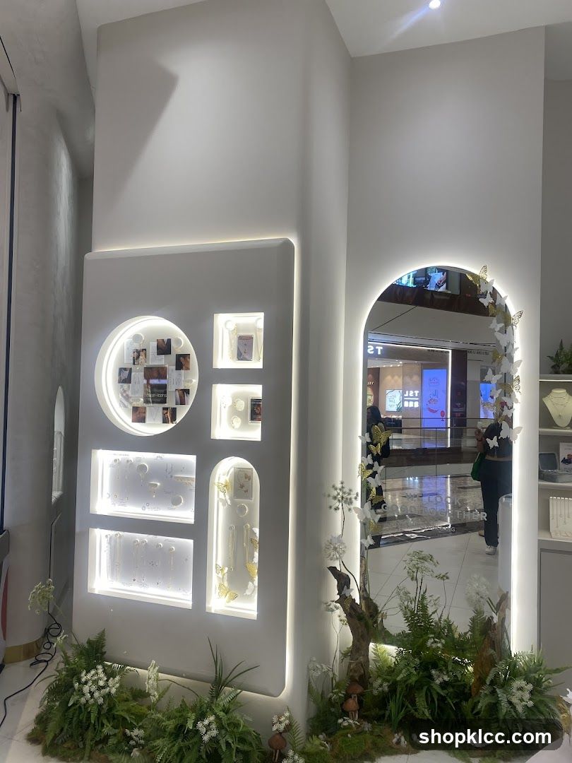 Jewelry Display with Mirror