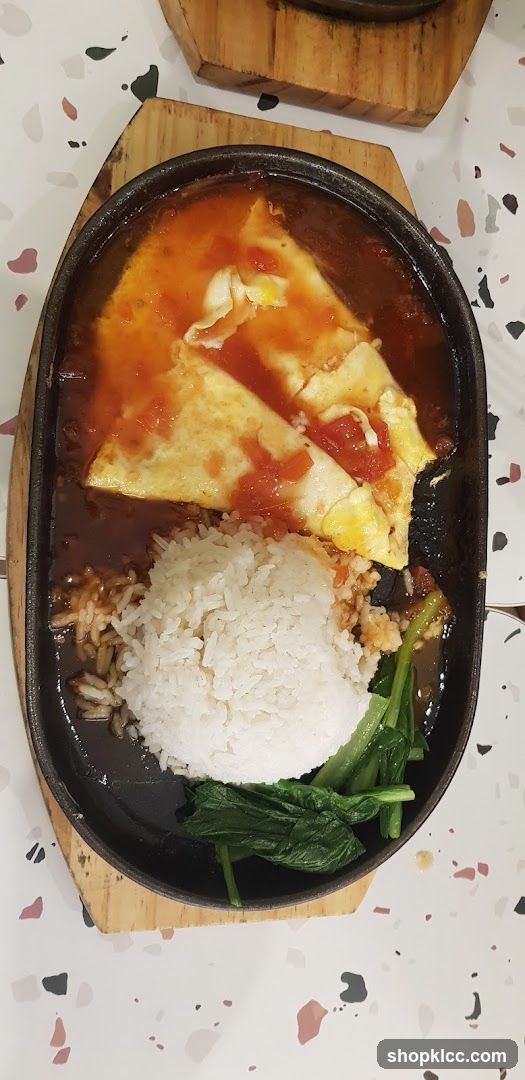 Sizzling Dish with Rice and Egg