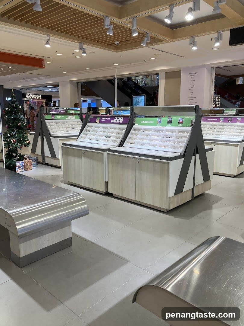 Eyewear Store Displays