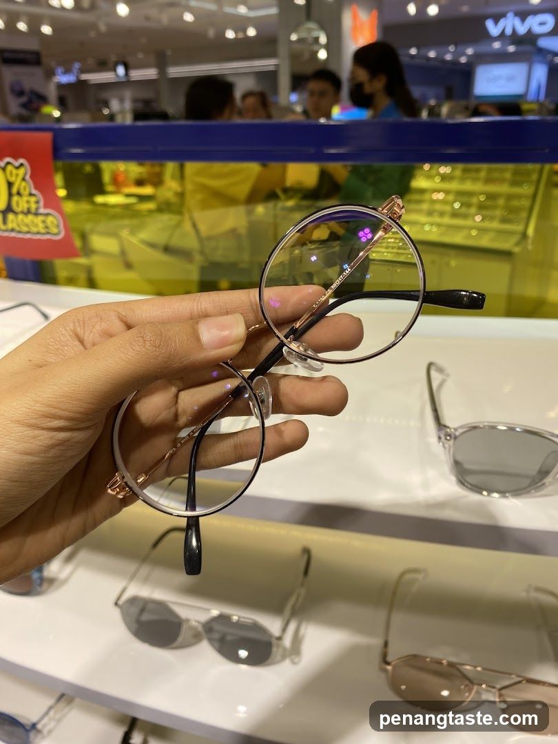 Eyeglasses Display