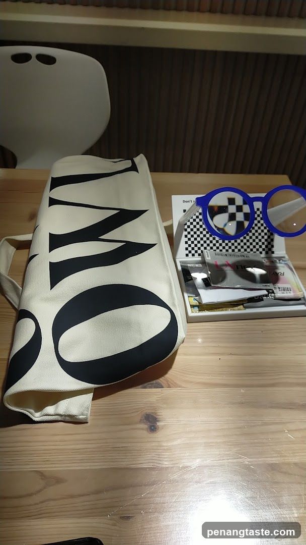 Tote bag and display of sunglasses
