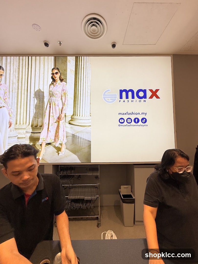 Max Fashion Store Interior