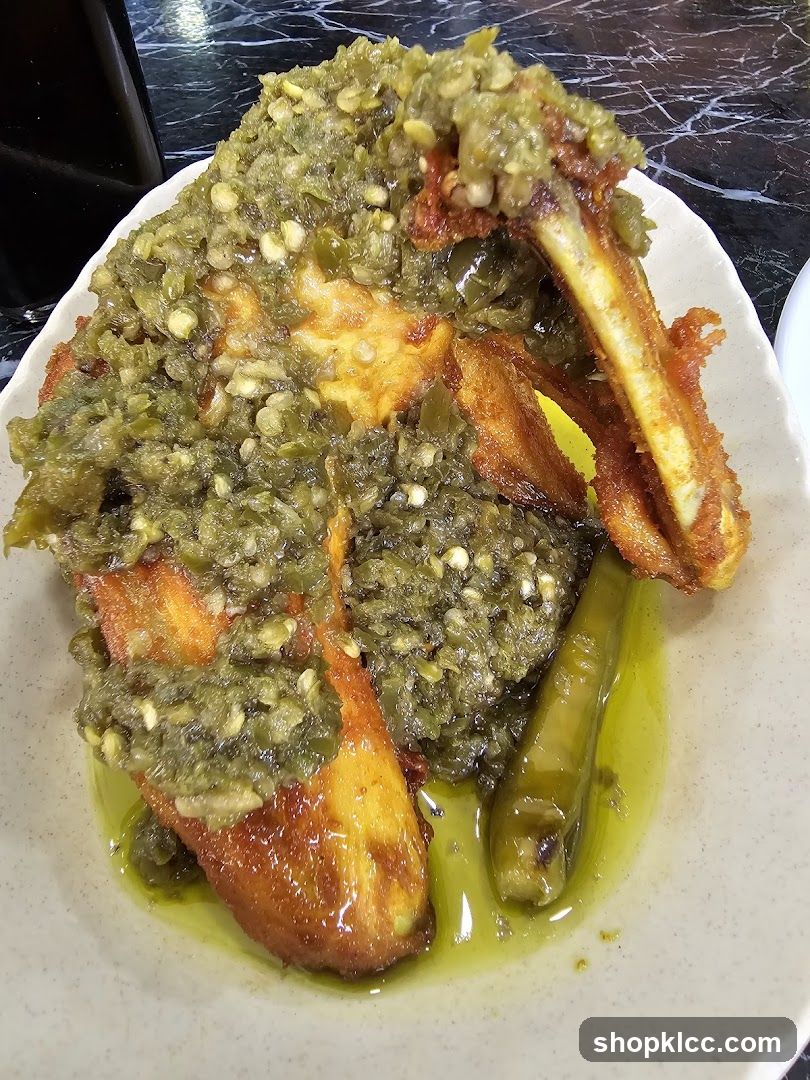 Spicy Chicken Dish with Green Sauce