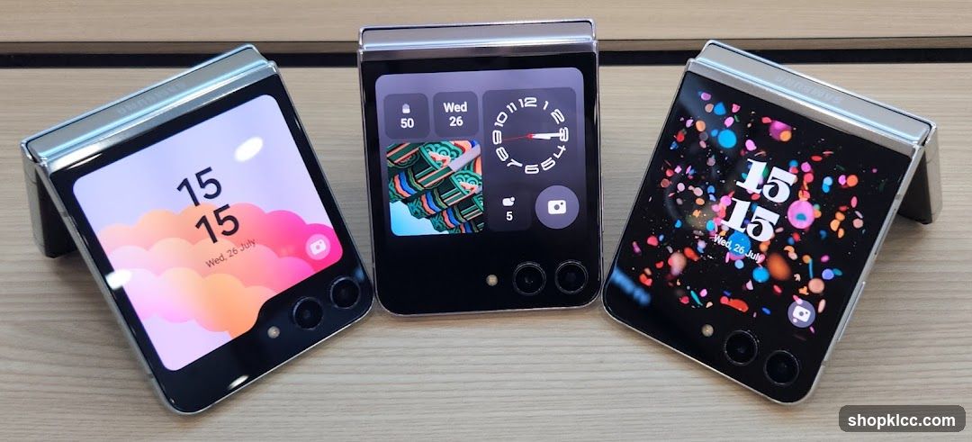 Three Samsung Flip Phones