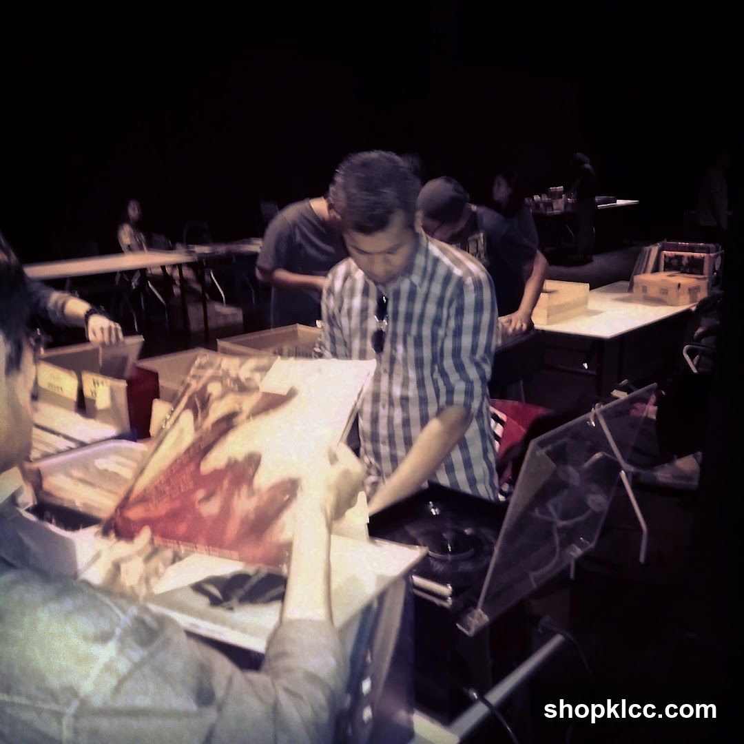 People browsing records