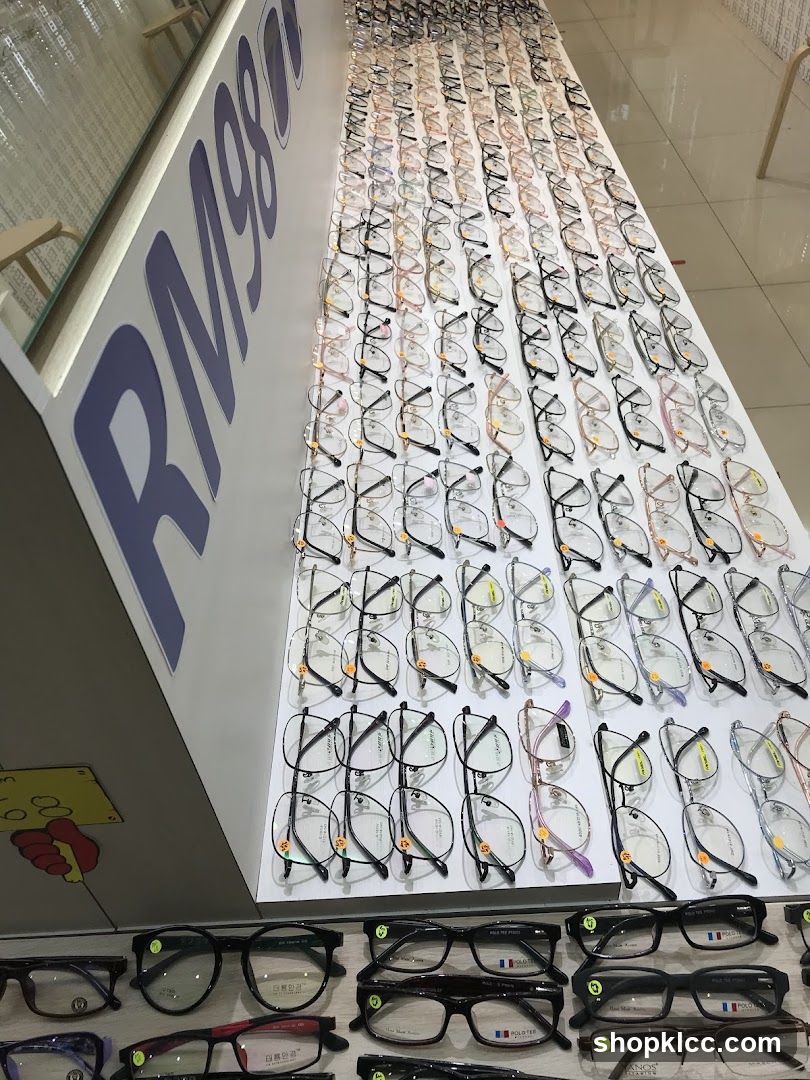 Eyeglasses Display