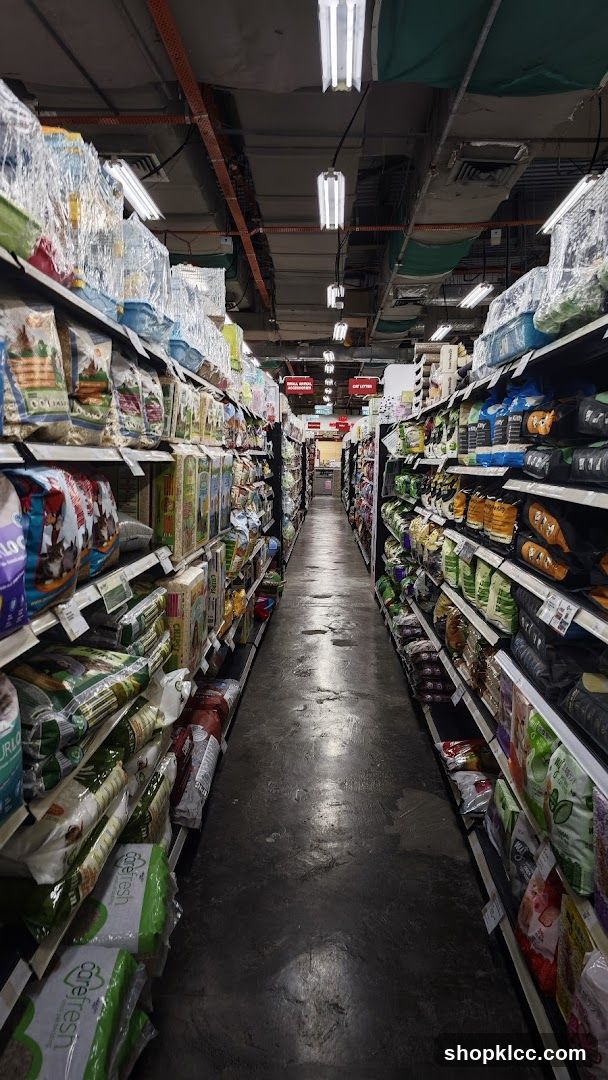 Pet Supply Aisle