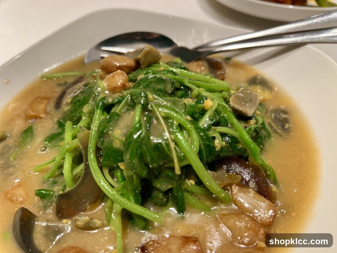 Stir-fried Greens with Mushrooms and Eggs