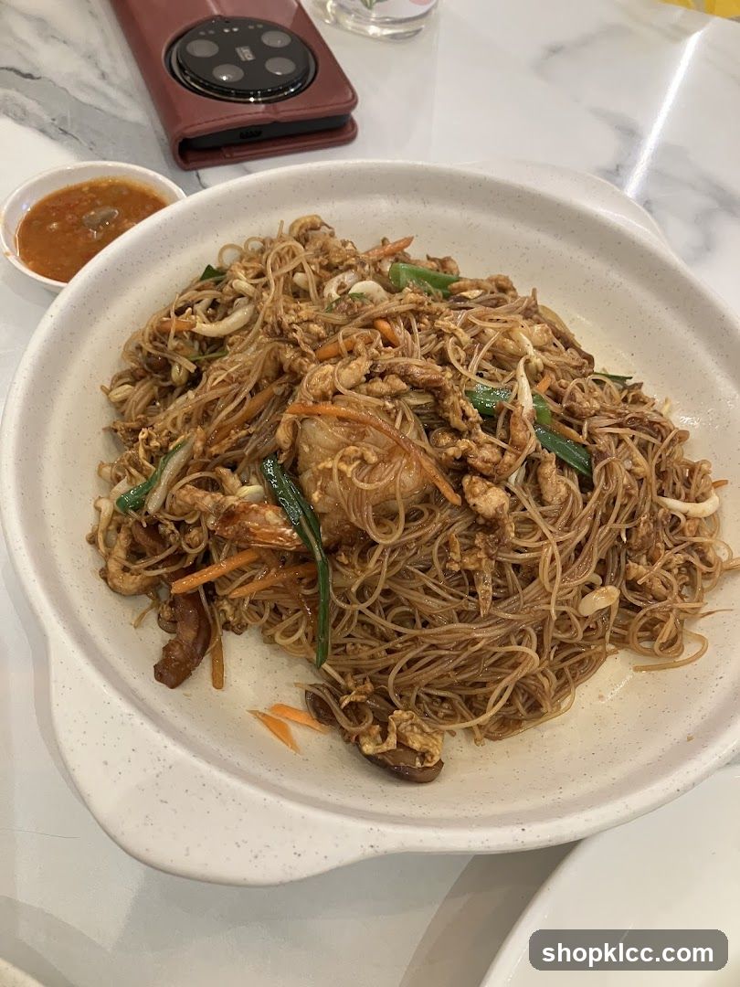 Stir-fried noodles dish