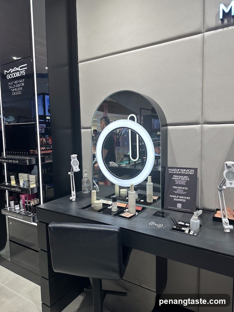 MAC Cosmetics Makeup Station