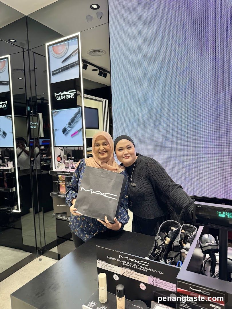 MAC Cosmetics Store