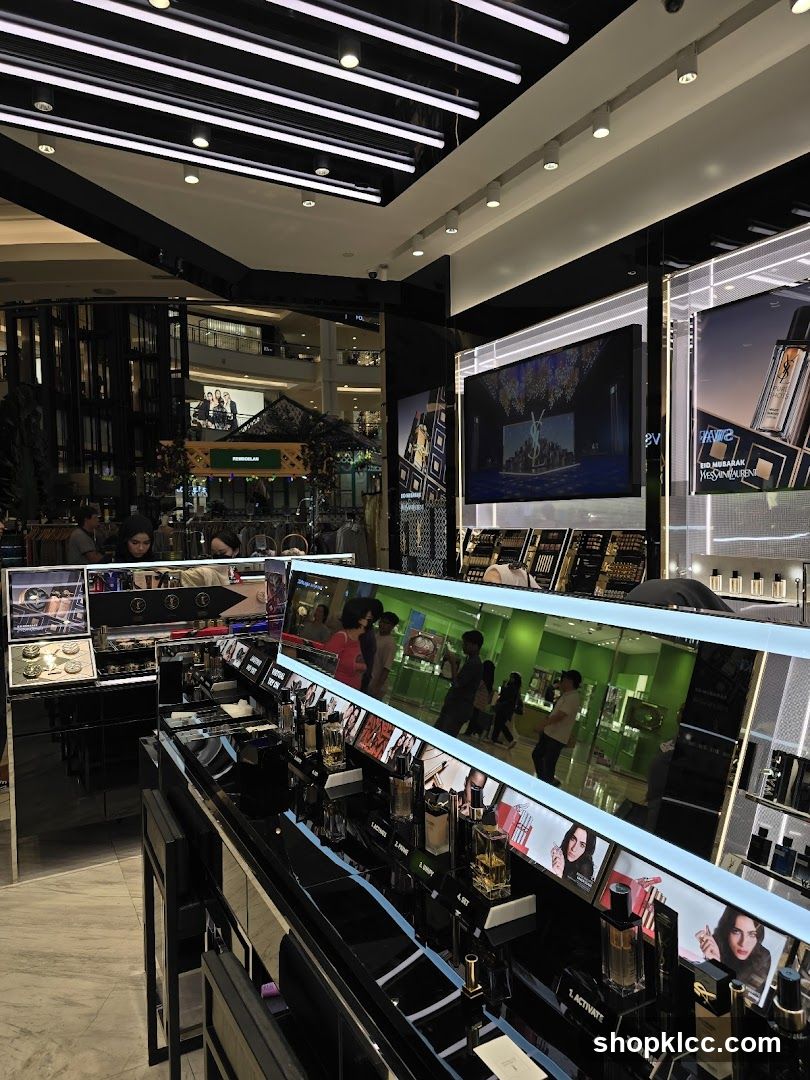 Cosmetics Display