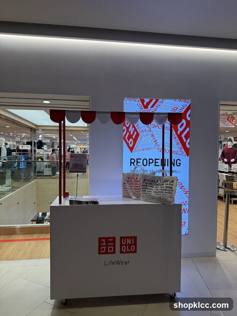 Uniqlo Reopening Display