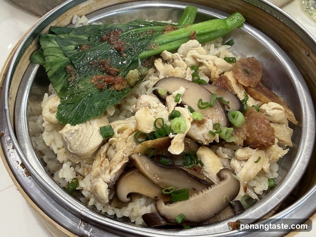 Steamed Rice with Chicken and Mushrooms