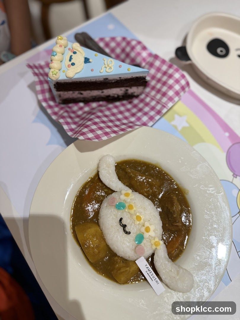 Cute character-shaped curry and cake