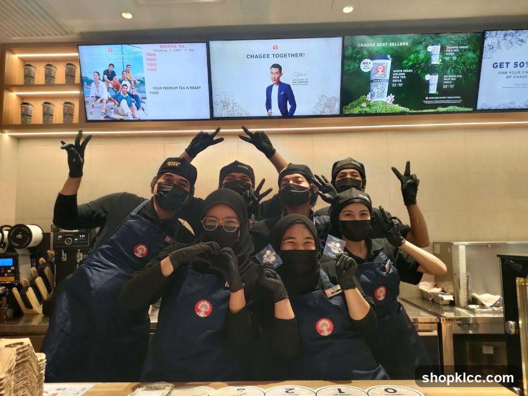 Chagee Staff