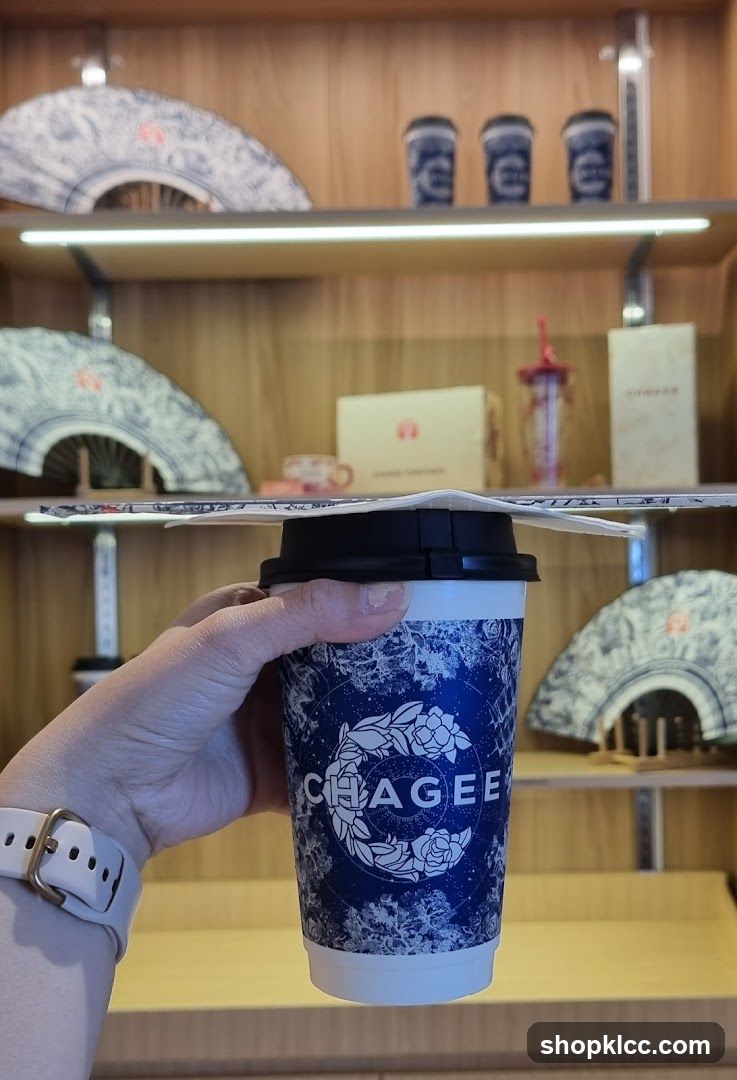 Chagee branded cup