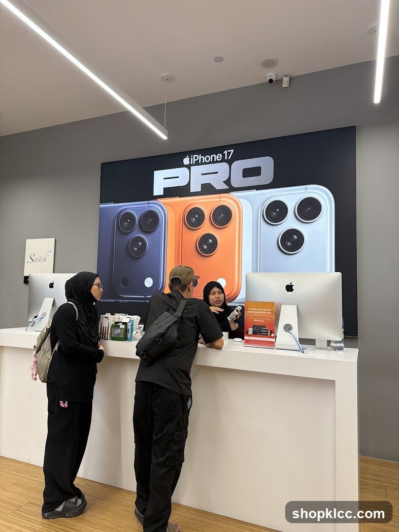 Apple Store Counter