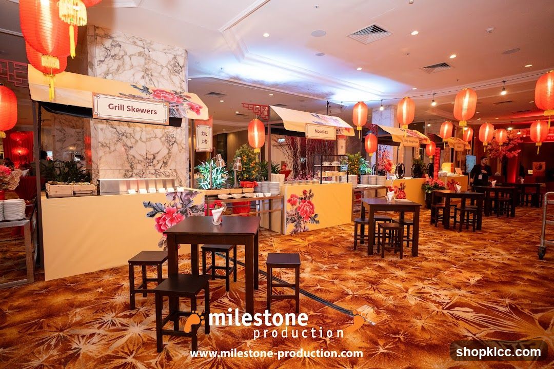 Buffet stations with Chinese lanterns